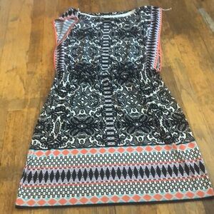 Sleeveless lovely dress. Very comfortable